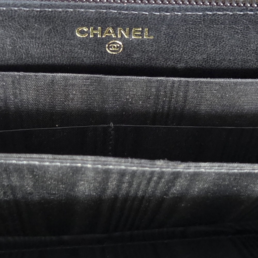 Authentic Chanel black caviar leather zip-around wallet - Picture 5 of 8